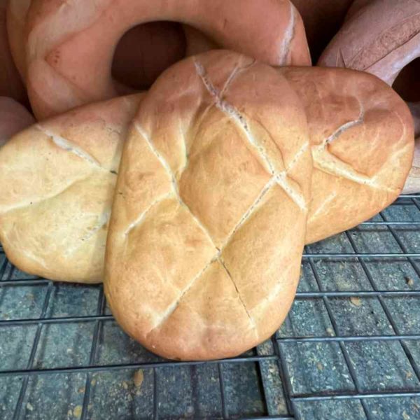 Pan estilo chapata de agua horneado a leña panadería tradicional de Jaén