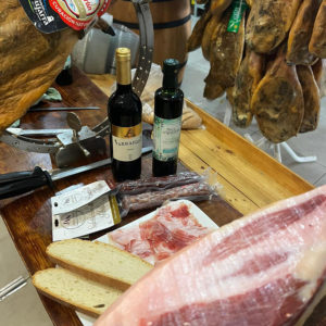 Lote Jamón, aceite, vino, salchichón y chorizo