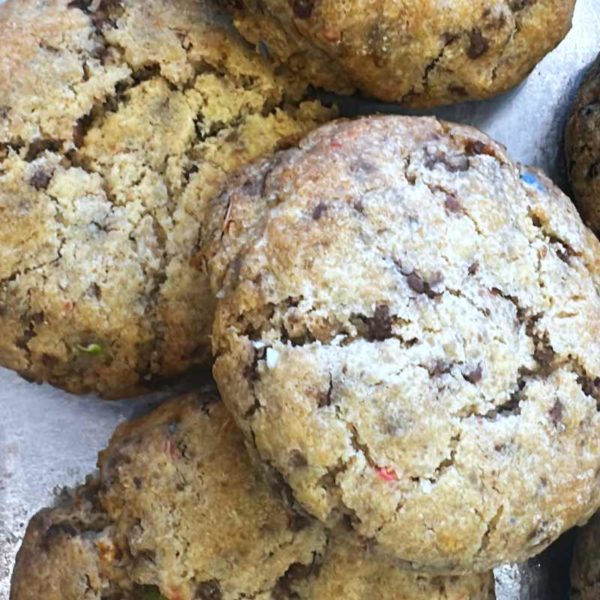 Surtido de galletas Crumb Cookies colaboración con Qué dulce Cakes Jaén