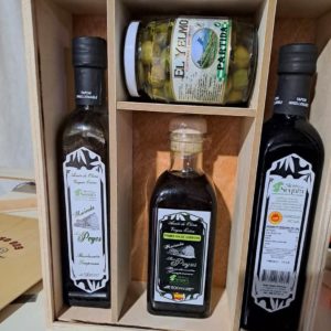 Lote Aceite de Oliva y aceitunas El Yelmo La Puerta de Segura